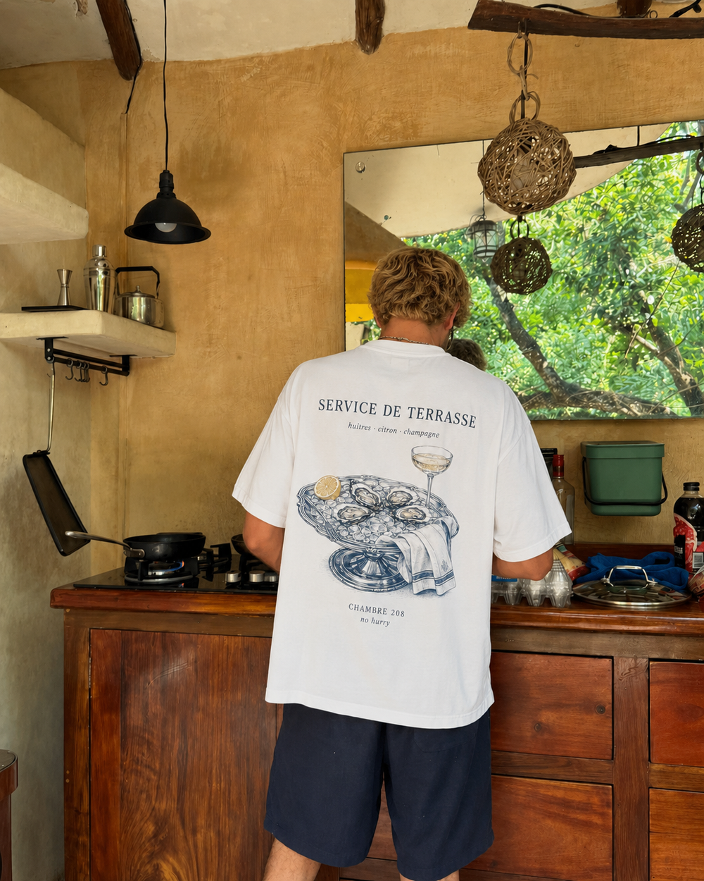 Service de Terrasse Tee — Chambre 208